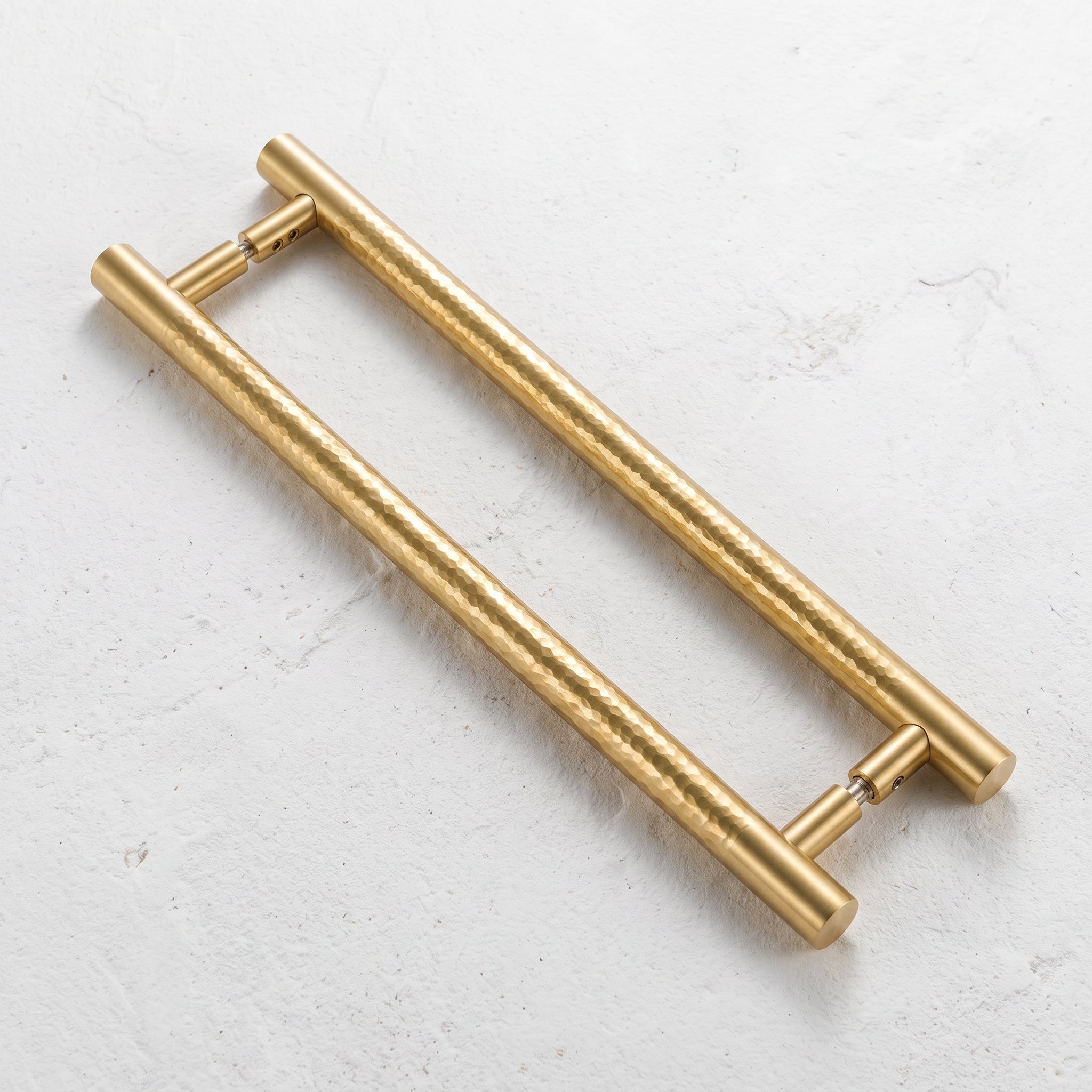 Poignée Stria or mat martelée double face — à plat