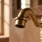 Robinet Lavabo Rétro Bronze Antique — Bec Pivotant en Laiton