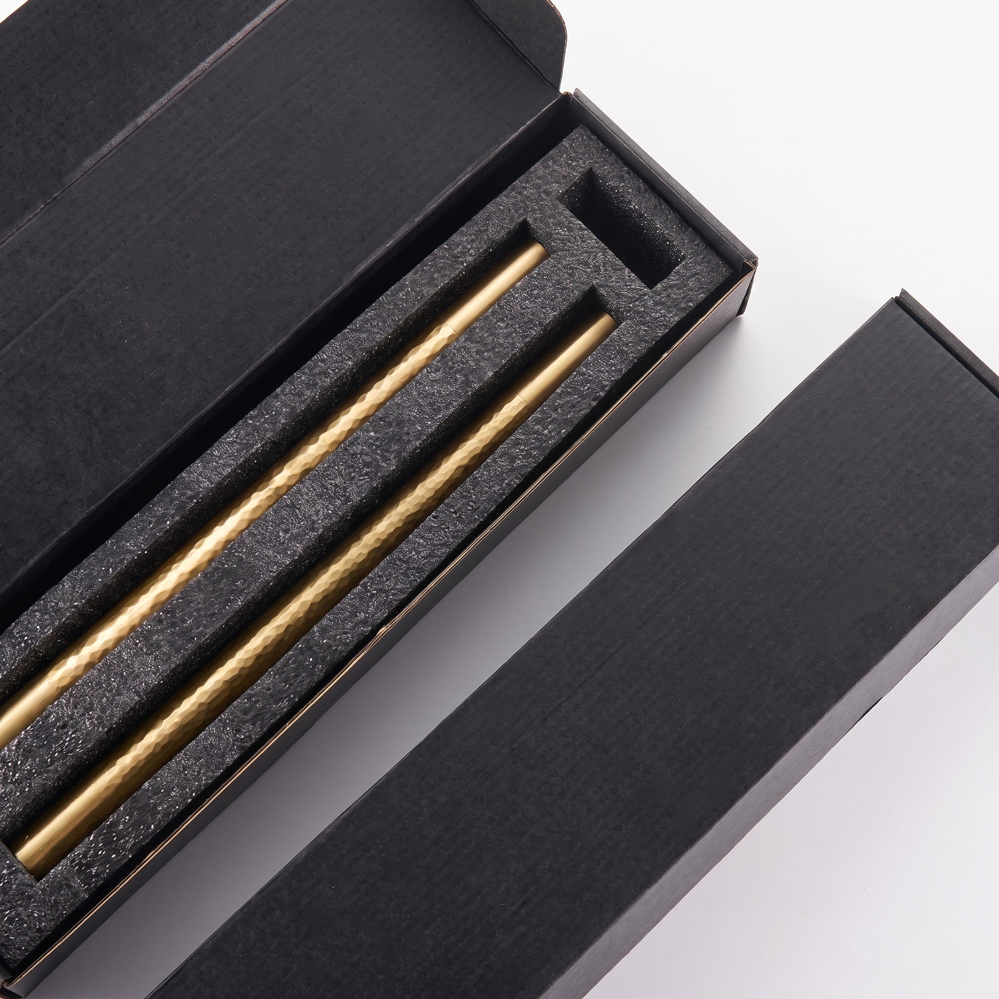 Coffret Stria — poignées martelées dans leur emballage