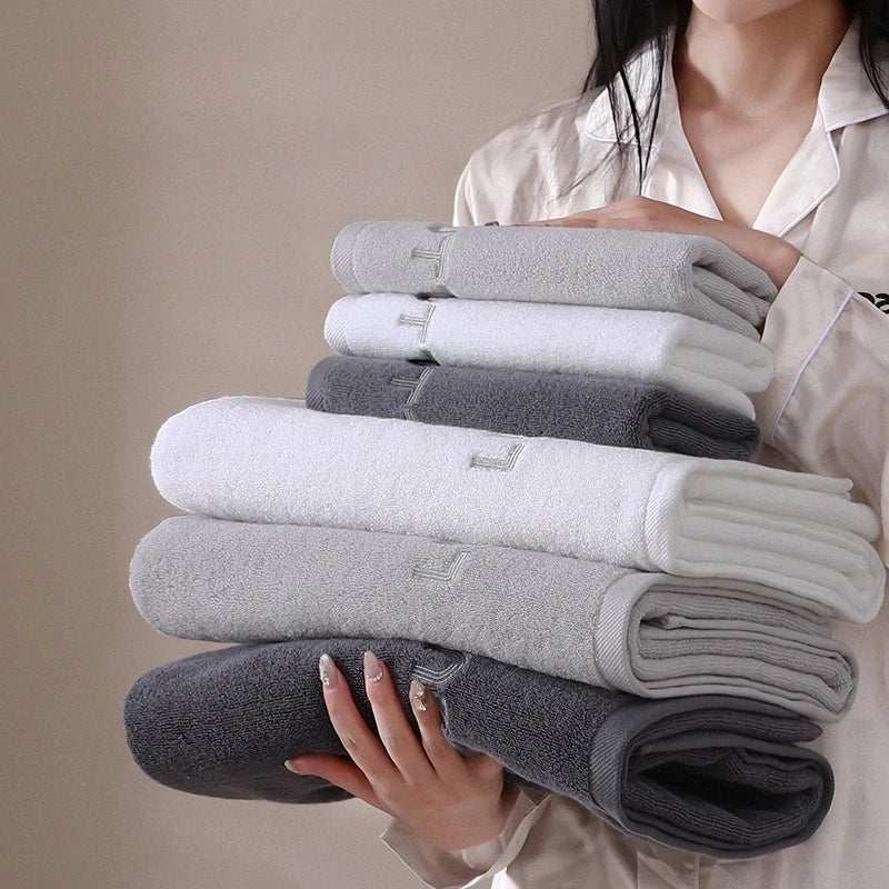 Set de Serviettes de Bain en Coton Peigné – Petit + Grand Format