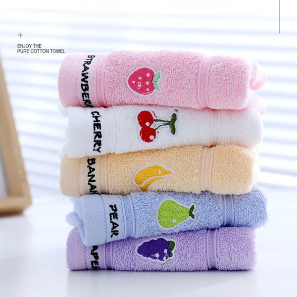 Serviette Visage Coton Brodée – Motif Fruits 5 Coloris