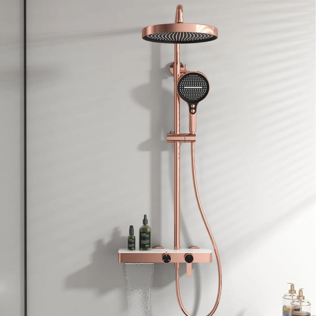 Colonne De Douche Thermostatique Dorée Avec Tablette