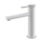 Robinet lavabo Aura blanc mat modèle court sur fond blanc