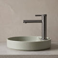 Robinet lavabo Aura gun metal, vue d'ensemble du plan de vasque