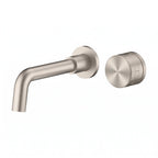 Robinet mural encastrable Linea nickel brossé : bec et molette sur fond blanc