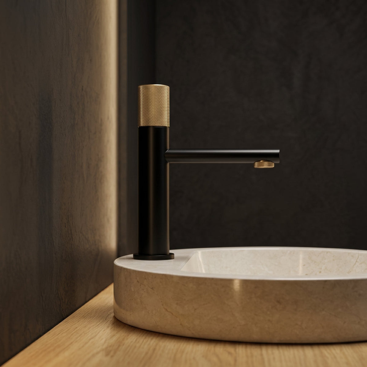 Robinet lavabo Runa noir mat et or brossé 216 mm monté sur vasque, vue de profil