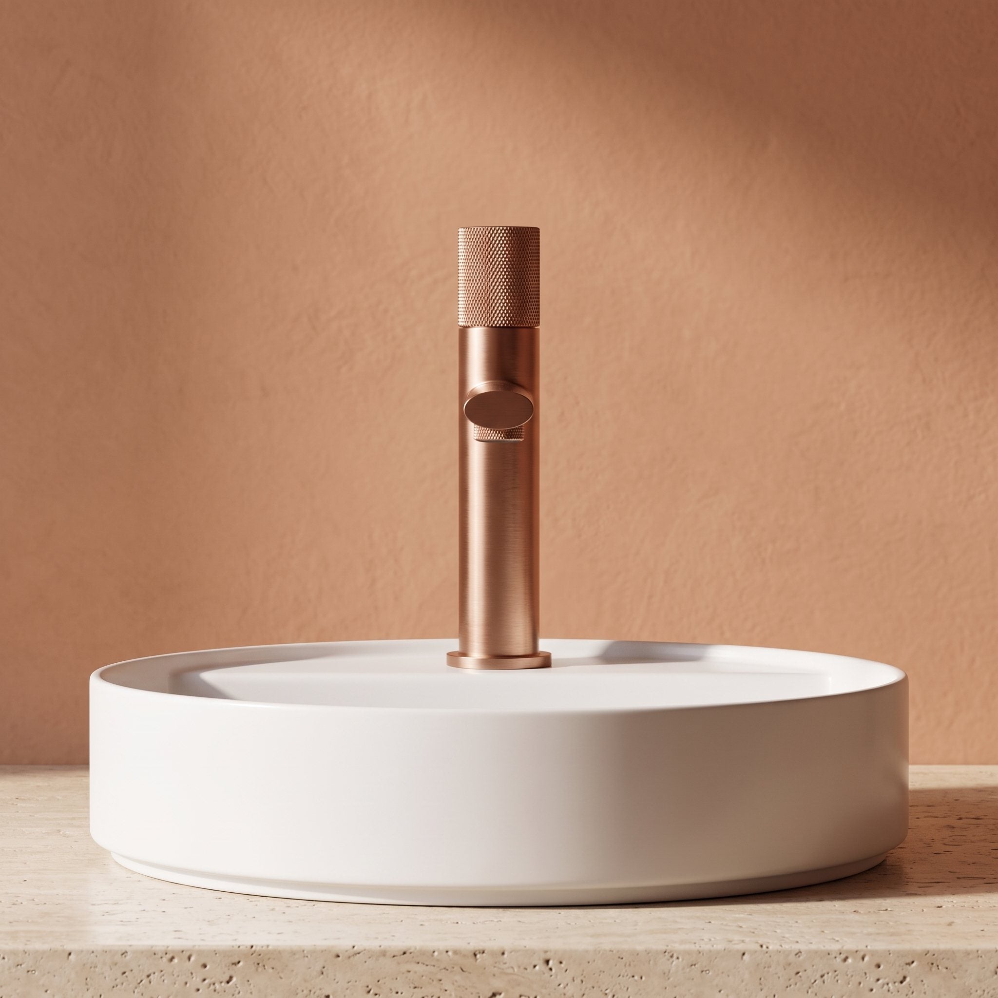 Robinet lavabo Runa or rose brossé 216 mm monté sur vasque, vue de face