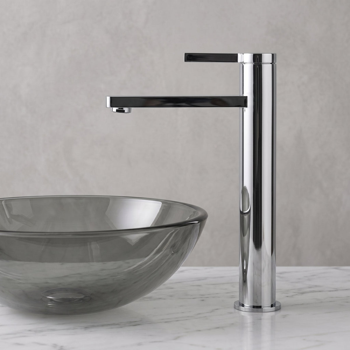 Robinet lavabo Solea chrome dans une salle de bain contemporaine