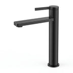 Robinet lavabo Solea noir mat modèle haut sur fond blanc